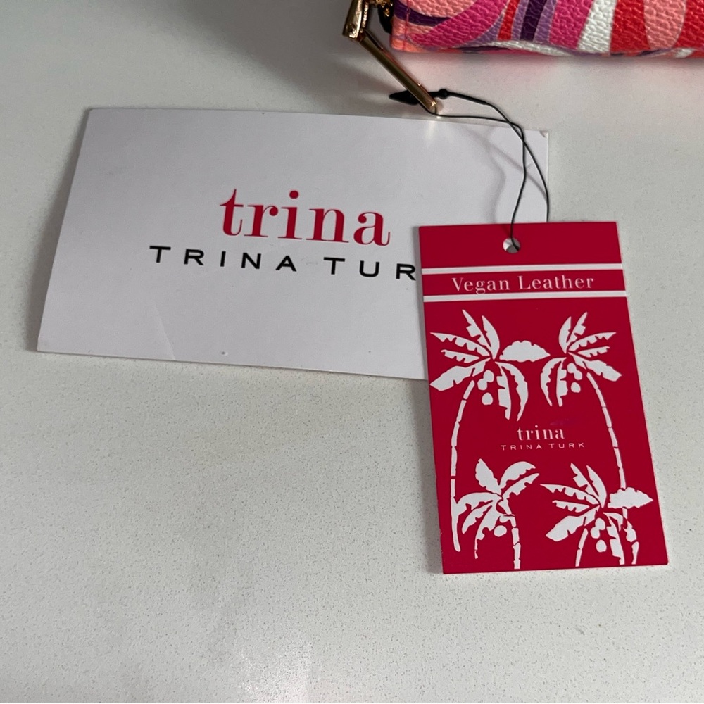 Trina Turk Vegan Leather Zip Wallet – NWT – Pink & Purple Swirl Print